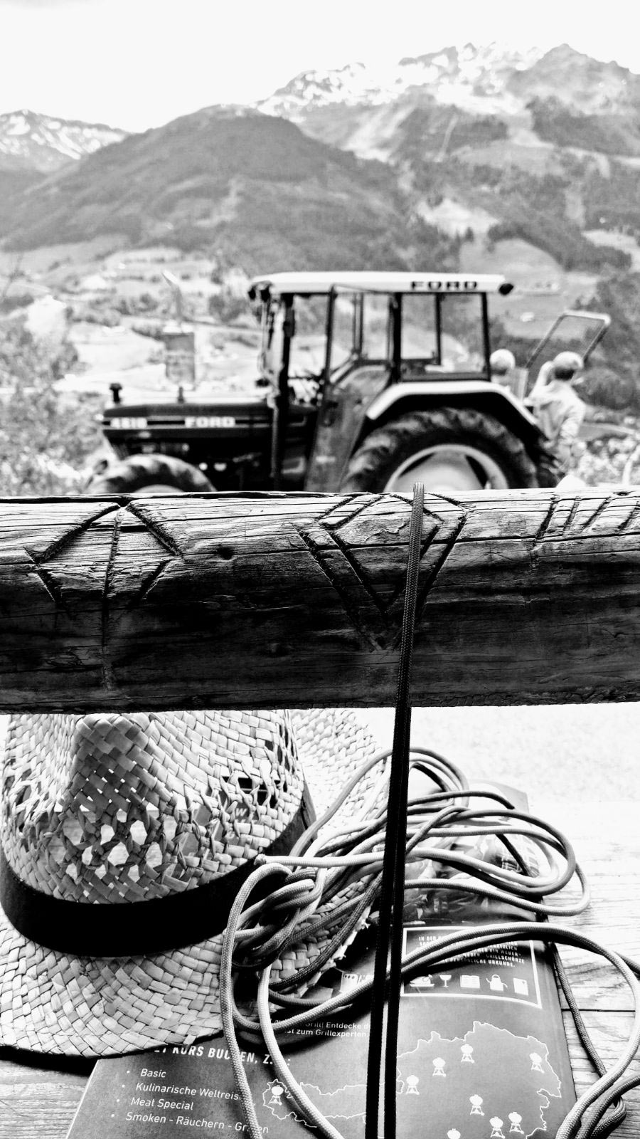 Die Hütteneigentümer besuchen uns ganz standesgemäß ;-)